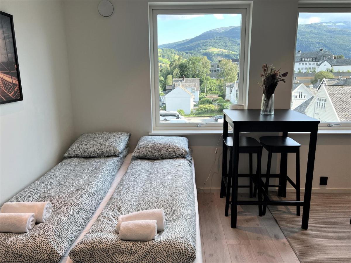 Budget & Apartment
